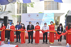 Lãnh đạo Sở KHCN, Đại học Bách khoa Đà Nẵng, Sở GD&ĐT và Trường THPT chuyên Lê Quý Đôn khai mạc hội nghị