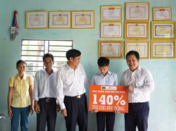 Nguyễn Ngọc Dưỡng, học sinh Trường THPT chuyên Lê Quý Đôn, Đà Nẵng được Đại học FPT trao học bổng 140% gồm toàn bộ học phí và sinh hoạt phí trong suốt 4 năm học