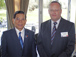 Chủ tịch nước Nguyễn Minh Triết và Giáo sư Scott Davidson - Đại học Canterbury trong chuyến thăm thành phố Christchurch tháng 9 năm 2007