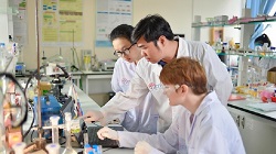 Nghiên cứu công nghệ Nano ở Trường Đại học Khoa học và Công nghệ Hà Nội. Ảnh: https://usth.edu.vn