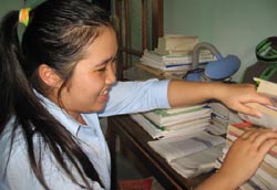 Chỗ học của cô thủ khoa Tôn Nữ Thùy Linh là căn phòng ngủ của các chị em trong gia đình
