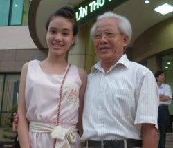 Ca Dao với Giáo sư Hồ Ngọc Đại tại Hội nghị viết văn trẻ toàn quốc lần thứ XIII